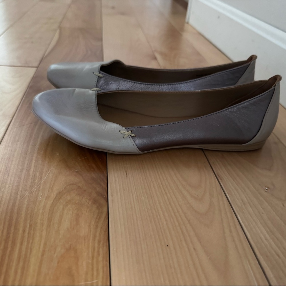 Bueno Taupe and Silver Women's Flats